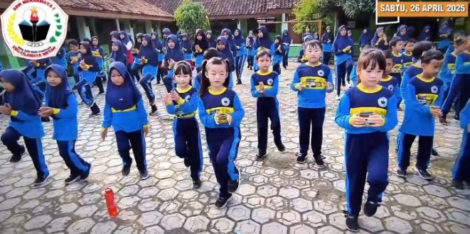 Guru dan Siswa SDN 1 Mekarmaya Cilamaya Wetan Gelar Senam Pagi Tingkatkan Semangan dan Kebugaran