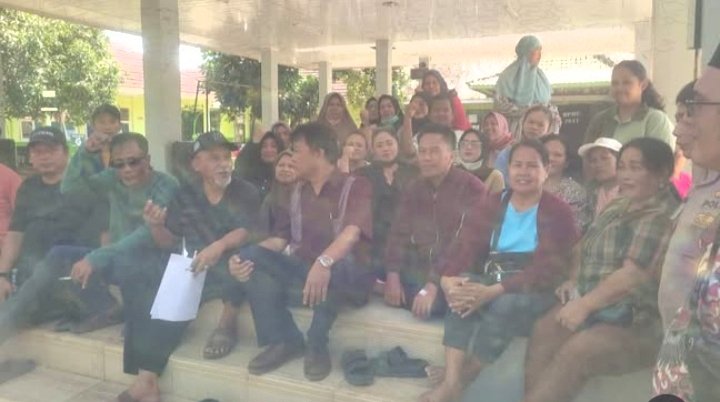 Puluhan Calon Orangtua Murid Datangi SMAN 2 Cikampek, Kecewa Terhadap Sistem Penerimaan Murid Baru