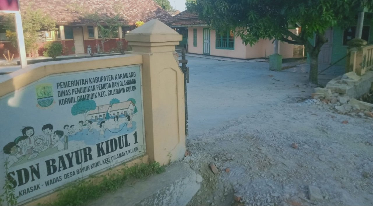 Pelaksana Proyek Emplacemen SDN Bayur Kidul 1 Cilamaya Kulon Menyisakan Persoalan
