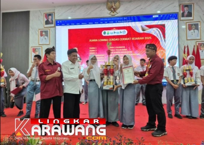 SMAN Cilamaya Raih Juara Satu Cerdas Cermat Tingkat SMA se-Kabupaten Karawang, Bawa Pulang Piala Bupati