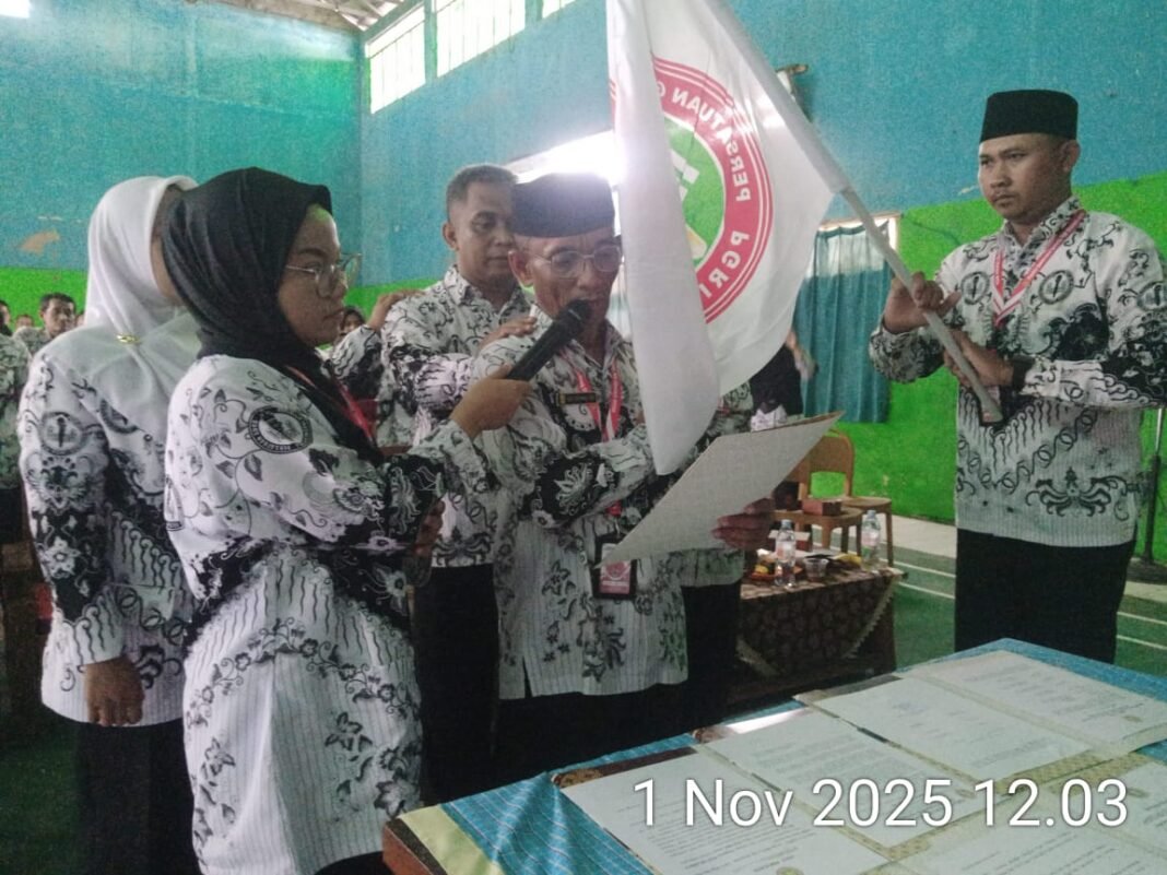 Drama Demokrasi PGRI Cilamaya Wetan: Agus Setiawan Tumbangkan Calon Incumben Ade Fatimah