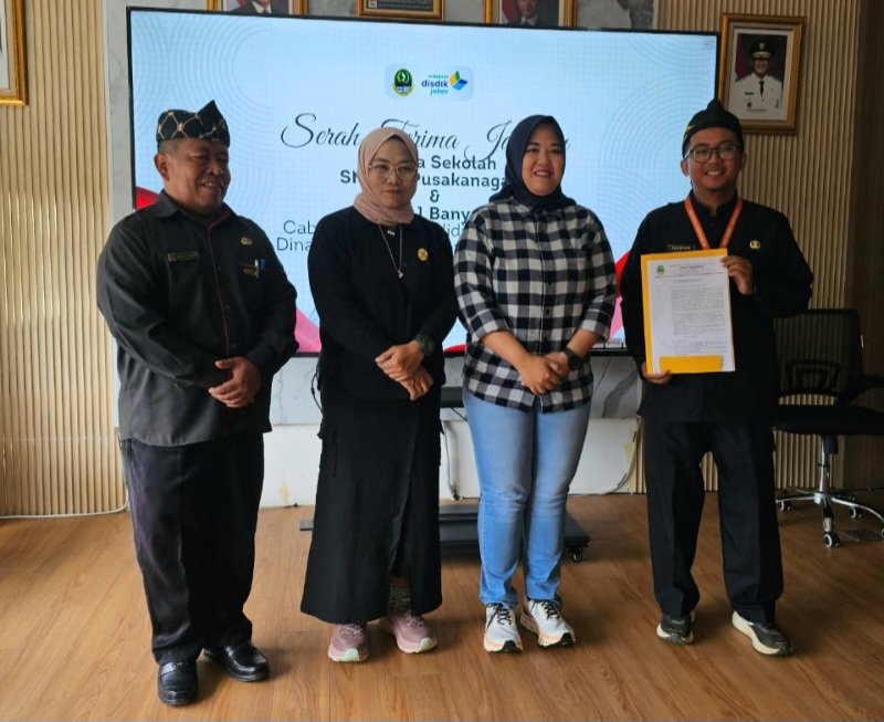 Kardiah Resmi Menjabat Plt Kepala Sekolah SMKN Banyusari Gantikan H. Abdul Haris