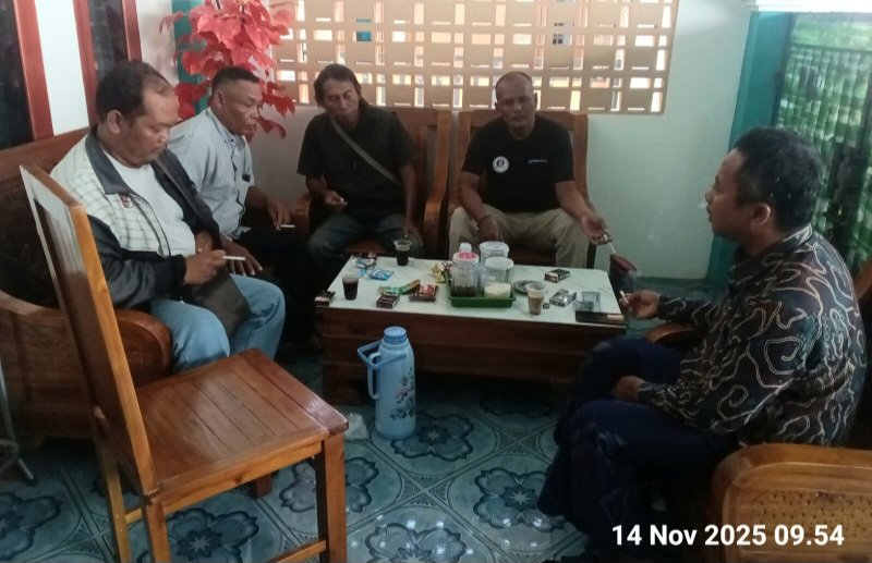 Terkait Isu Dana Desa 20%, Kades Gempolkolot Banyusari Kecewa Proses Konfirmasi Lewat WA Tanpa Identitas Resmi
