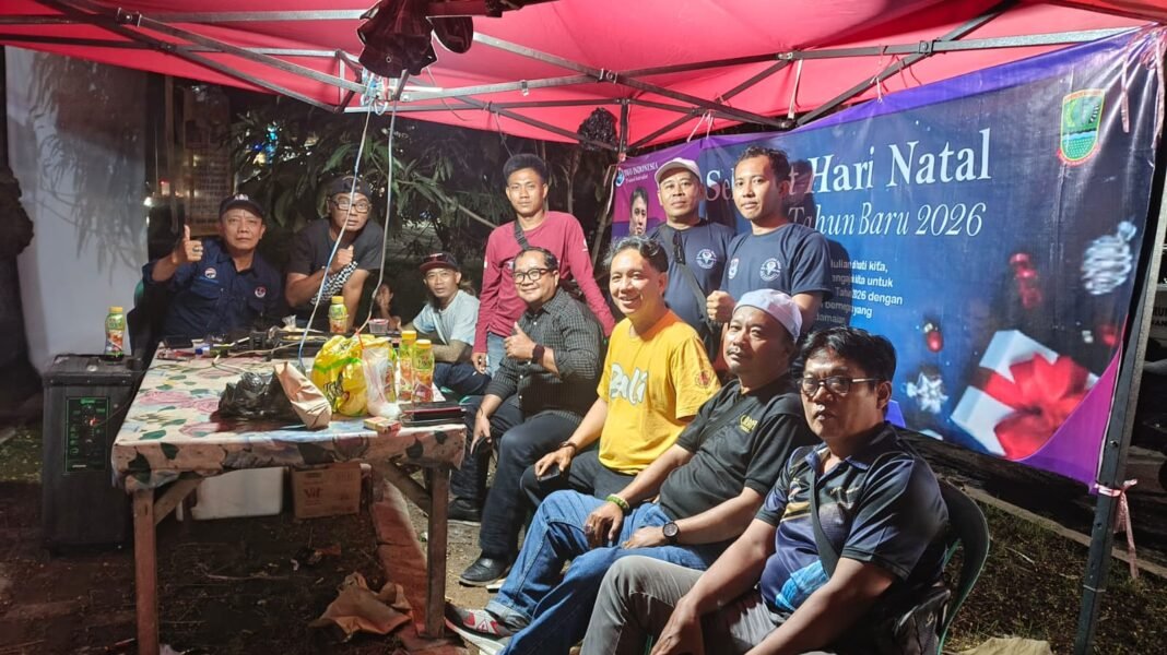 Ketua Rescue Kabupaten Karawang Bawa Semangat di Pos Liputan DPD IWOI Karawang