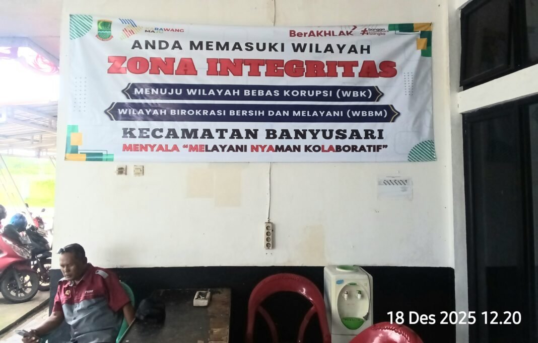 Pemerintah Kecamatan Banyusari Karawang Pasang Spanduk Zona Integritas Menuju Wilayah Bebas Korupsi dan WBBM