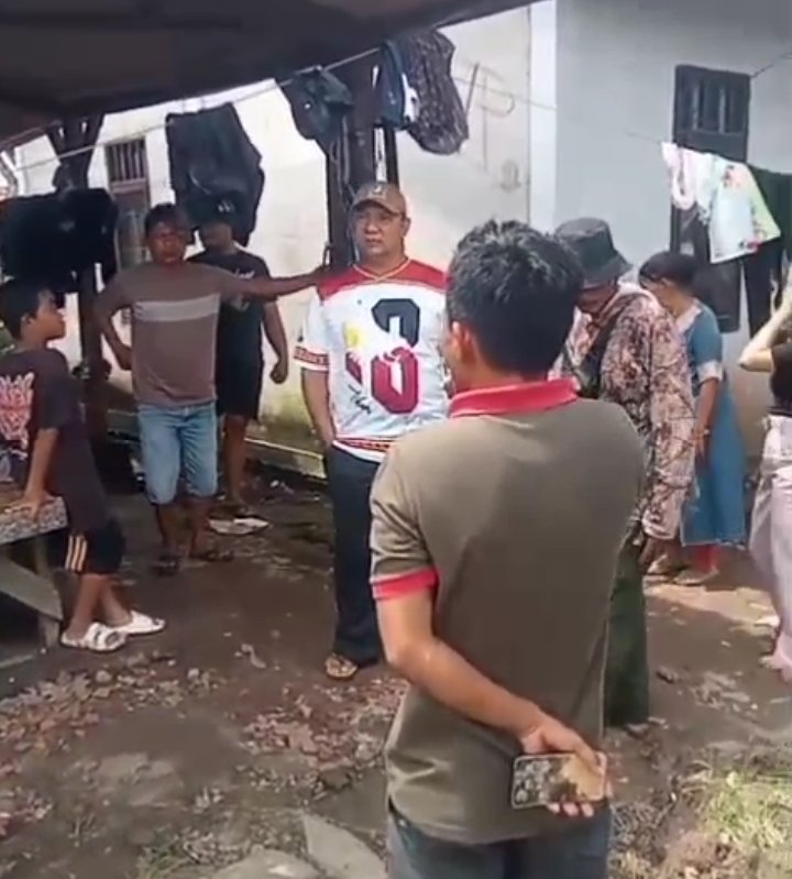 Emak-Emak Wagirserut Geruduk Kios Obat Terlarang, Warga Desak Polisi Bertindak Cepat