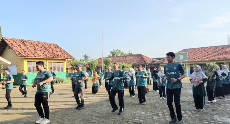 MTsN 1 Karawang Awali Aktivitas dengan Senam Kesegaran Jasmani