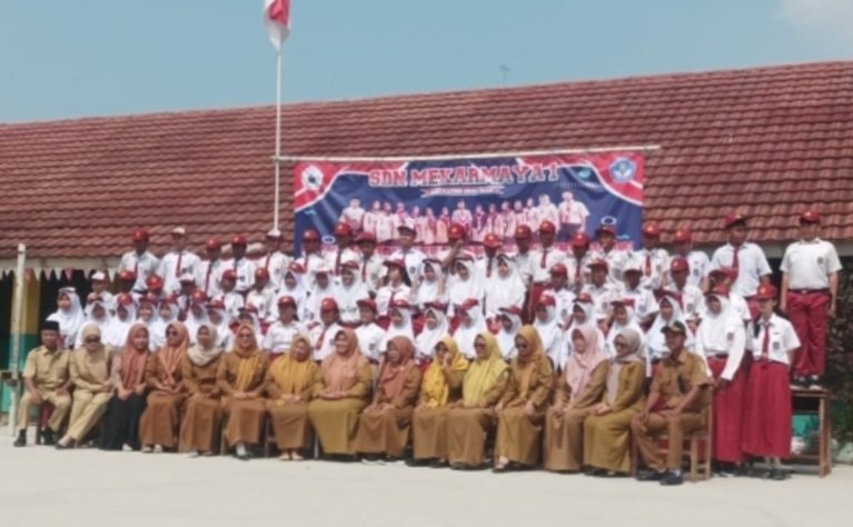 Foto Bersama Jadi Kenangan, SDN Mekarmaya I Lepas Siswa Kelas XI Lulusan Tahun 2026